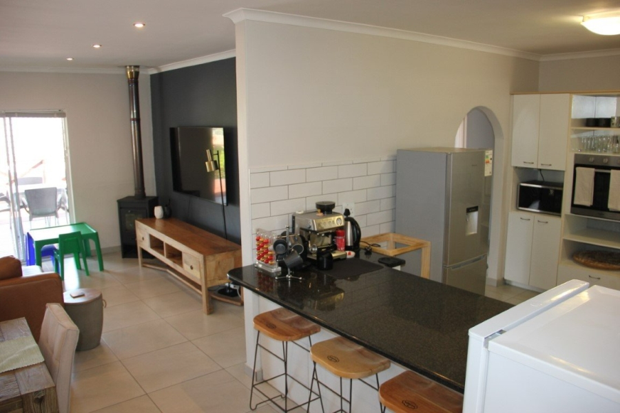 To Let 3 Bedroom Property for Rent in Heldervue Western Cape